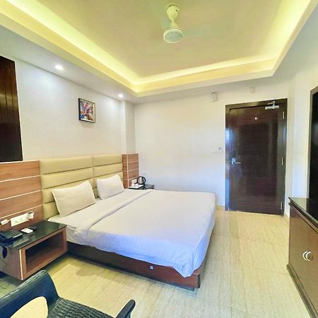 Puri Hotel G R P Puri, A Premier Beachfront Luxury Hotel Sea Beach And Temple Fully Air Conditioned Hotel With Lift-Wifi-Parking And Swimming-Pool, Breakfast Included, Best Hotel In Puri Exterior foto