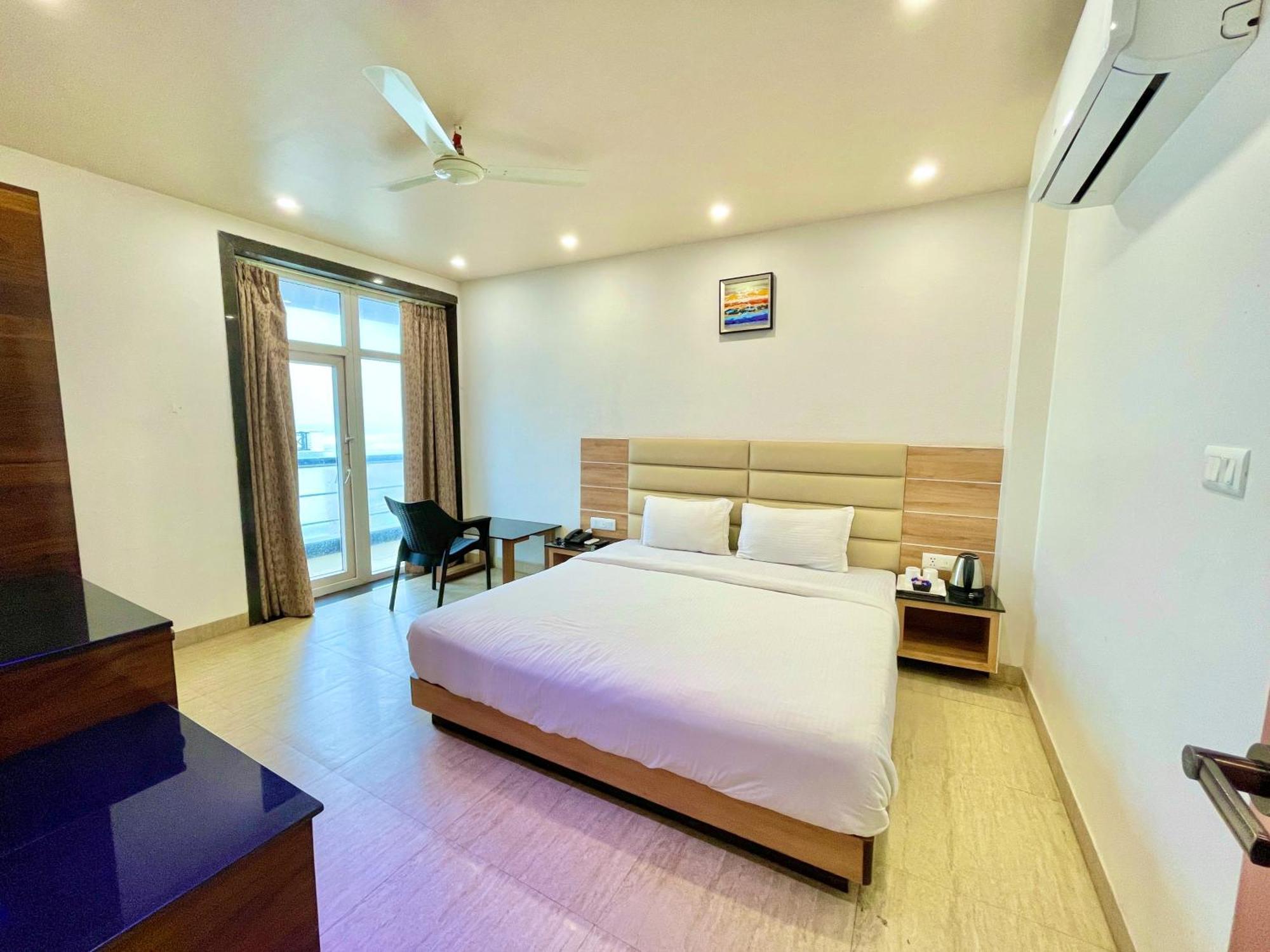 Puri Hotel G R P Puri, A Premier Beachfront Luxury Hotel Sea Beach And Temple Fully Air Conditioned Hotel With Lift-Wifi-Parking And Swimming-Pool, Breakfast Included, Best Hotel In Puri Exterior foto